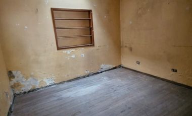 WILDE OESTE. VENTA DE LOTE DE 250 M2 CON 2 DUPLEX A TERMINAR Y CASA DE 3 AMBIENTES A REFACCIONAR.