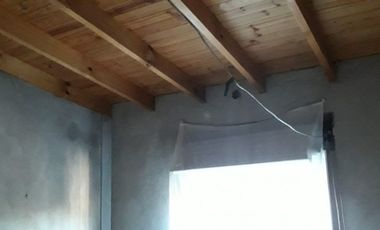 WILDE OESTE. VENTA DE LOTE DE 250 M2 CON 2 DUPLEX A TERMINAR Y CASA DE 3 AMBIENTES A REFACCIONAR.