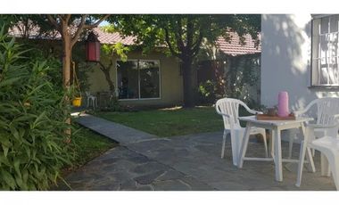 Monteagudo 842 - Permuta por casa en Castelar !!!