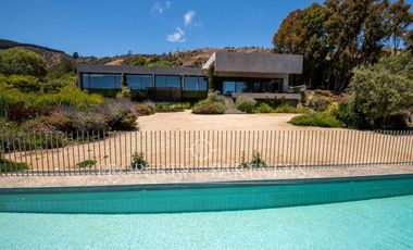 Magnífica casa con vista al mar en El Pangue Zapallar