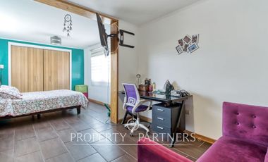 Amplia casa en venta Av. Las Palmeras