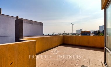 Amplia casa en venta Av. Las Palmeras