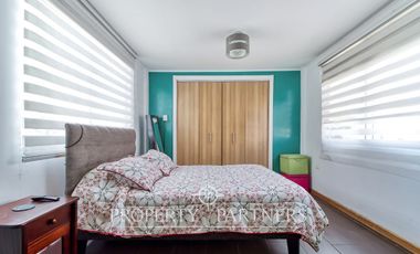 Amplia casa en venta Av. Las Palmeras