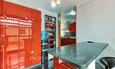 Amplia casa en venta Av. Las Palmeras