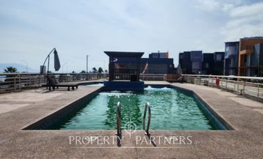 Amplia casa en venta Av. Las Palmeras