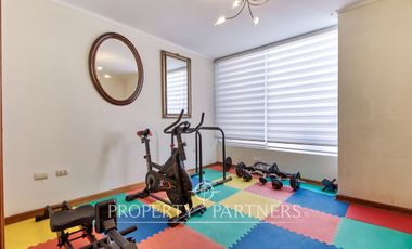 Amplia casa en venta Av. Las Palmeras