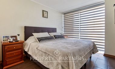 Amplia casa en venta Av. Las Palmeras