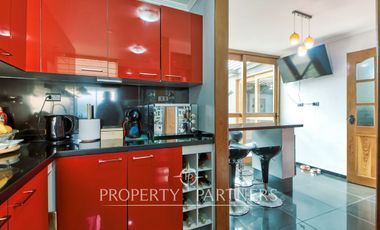 Amplia casa en venta Av. Las Palmeras