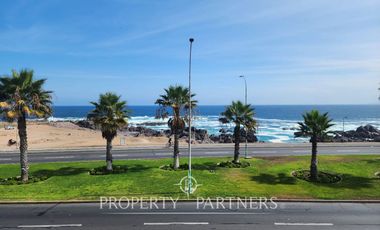 Amplia casa en venta Av. Las Palmeras