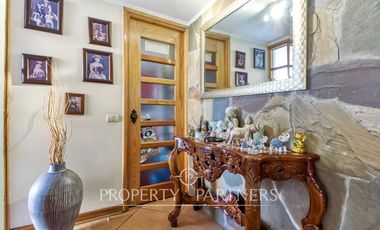 Amplia casa en venta Av. Las Palmeras