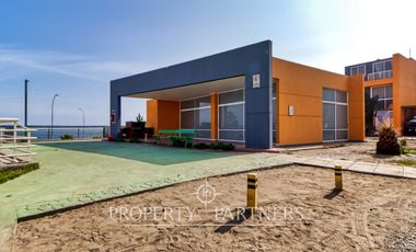 Amplia casa en venta Av. Las Palmeras