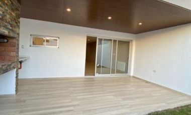 DUPLEX EN VENTA SOLARES DE MANANTIALES
