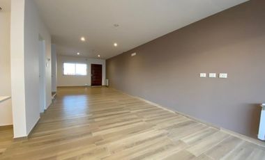 DUPLEX EN VENTA SOLARES DE MANANTIALES