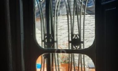 NUEVO PRECIO: VENDO IMPORTANTE CASA ANTIGUA CON FONDO CON VERDE - en pleno Centro, zona Plaza Saenz PeÃ±a