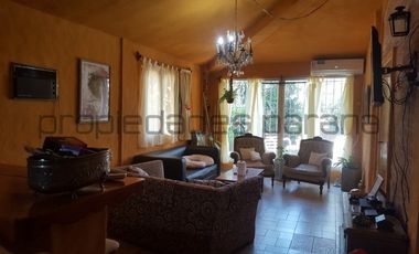 VENDO IMPORTANTE PROPIEDAD CON PARQUE Y PILETA EN BAJADA GRANDE