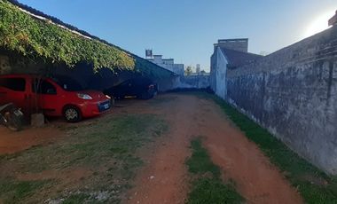 VENDO CASA CON COMPLEJO DE COCHERAS BARRIO MERCANTIL
