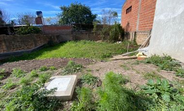 En venta casa en construccion, dos dormitorios, un baÃ±o,  zona Parque Gazzano !