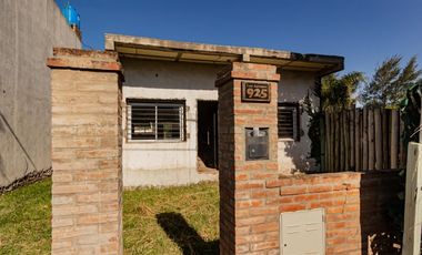 OPORTUNIDAD! RETASADO A 400 metros del cruce de la Ruta 9 y la A012 Lote con casa en construcciÃ³n