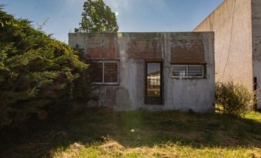 OPORTUNIDAD! RETASADO A 400 metros del cruce de la Ruta 9 y la A012 Lote con casa en construcciÃ³n