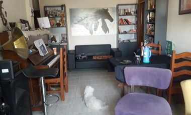 En venta departamento de dos dormitorios, escritorio , cochera, patio terraza!