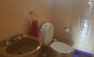 VENDO SEMIPISO. 4 DORMITORIOS, COCHERA. ZONA PARQUE U$S 130.000.-