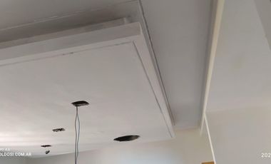 Venta excelente casa en 2 Plantas con 3 baÃ±os, fondo, jardÃ­n y cochera
