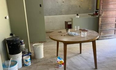Venta excelente casa en 2 Plantas con 3 baÃ±os, fondo, jardÃ­n y cochera