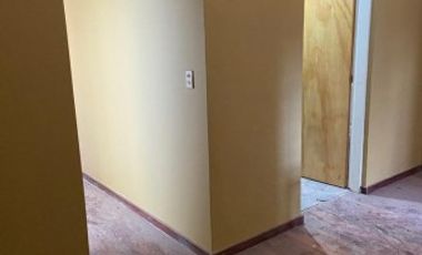 Venta excelente casa en 2 Plantas con 3 baÃ±os, fondo, jardÃ­n y cochera