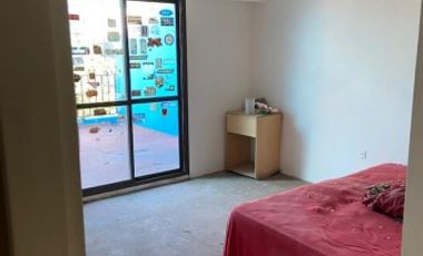 Venta excelente casa en 2 Plantas con 3 baÃ±os, fondo, jardÃ­n y cochera