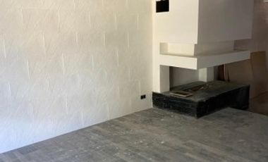 Venta excelente casa en 2 Plantas con 3 baÃ±os, fondo, jardÃ­n y cochera