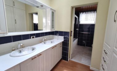 Departamento en venta, 2do piso en Urb. Gabriela Marina – Sector Ana Luisa, comodidad y seguridad AH