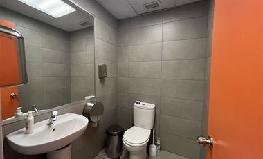 Oficina en Arriendo en Av. Las Condes / Las Tranqueras
