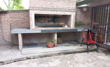 EXCELENTE CASA DE CATEGORÃA VENDO EN  BÂ° C. SATELITE - MORENO IMPERDIBLE (AUT.336)