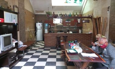 EXCELENTE CASA DE CATEGORÃA VENDO EN  BÂ° C. SATELITE - MORENO IMPERDIBLE (AUT.336)