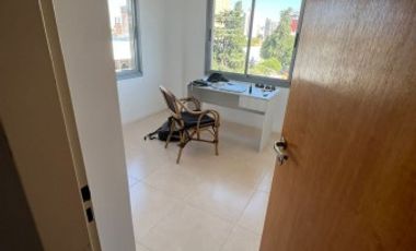 En venta departamento tres dormitorios, tres baÃ±os, zona parque !