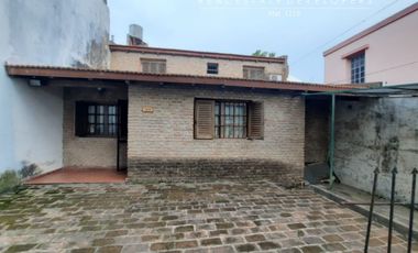 VENTA - CASA 3 HABITACIONES - ZONA MICROCENTRO