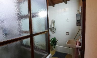 VENTA - CASA 3 HABITACIONES - ZONA MICROCENTRO