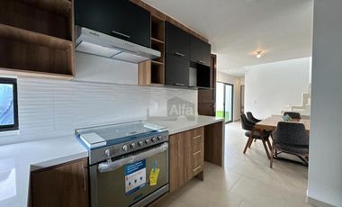 CASA EN PRIVADA CON ALBERCA en zona Walmart Muñoz – San Luis Potosí