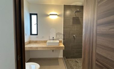 CASA EN PRIVADA CON ALBERCA en zona Walmart Muñoz – San Luis Potosí