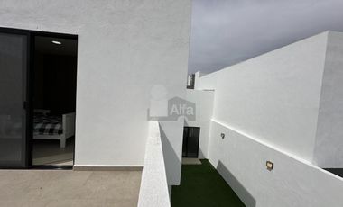 CASA EN PRIVADA CON ALBERCA en zona Walmart Muñoz – San Luis Potosí