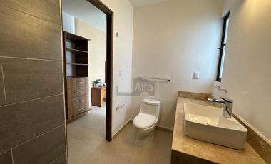 CASA EN PRIVADA CON ALBERCA en zona Walmart Muñoz – San Luis Potosí