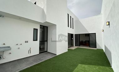 CASA EN PRIVADA CON ALBERCA en zona Walmart Muñoz – San Luis Potosí