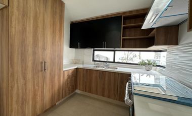 CASA EN PRIVADA CON ALBERCA en zona Walmart Muñoz – San Luis Potosí