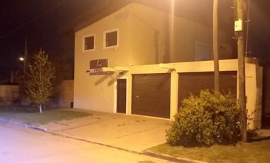 CASA MINIMALISTA. GONZALEZ CHAVES AL 2500