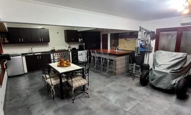 CASA MINIMALISTA. GONZALEZ CHAVES AL 2500