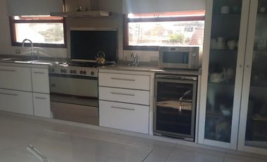 CASA MINIMALISTA. GONZALEZ CHAVES AL 2500