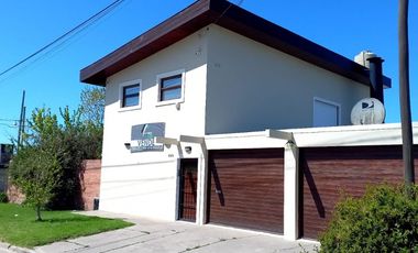 CASA MINIMALISTA. GONZALEZ CHAVES AL 2500