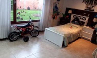 CASA MINIMALISTA. GONZALEZ CHAVES AL 2500