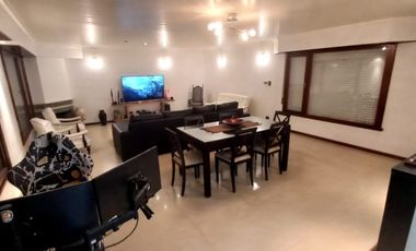 CASA MINIMALISTA. GONZALEZ CHAVES AL 2500