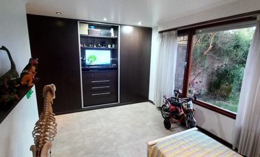 CASA MINIMALISTA. GONZALEZ CHAVES AL 2500